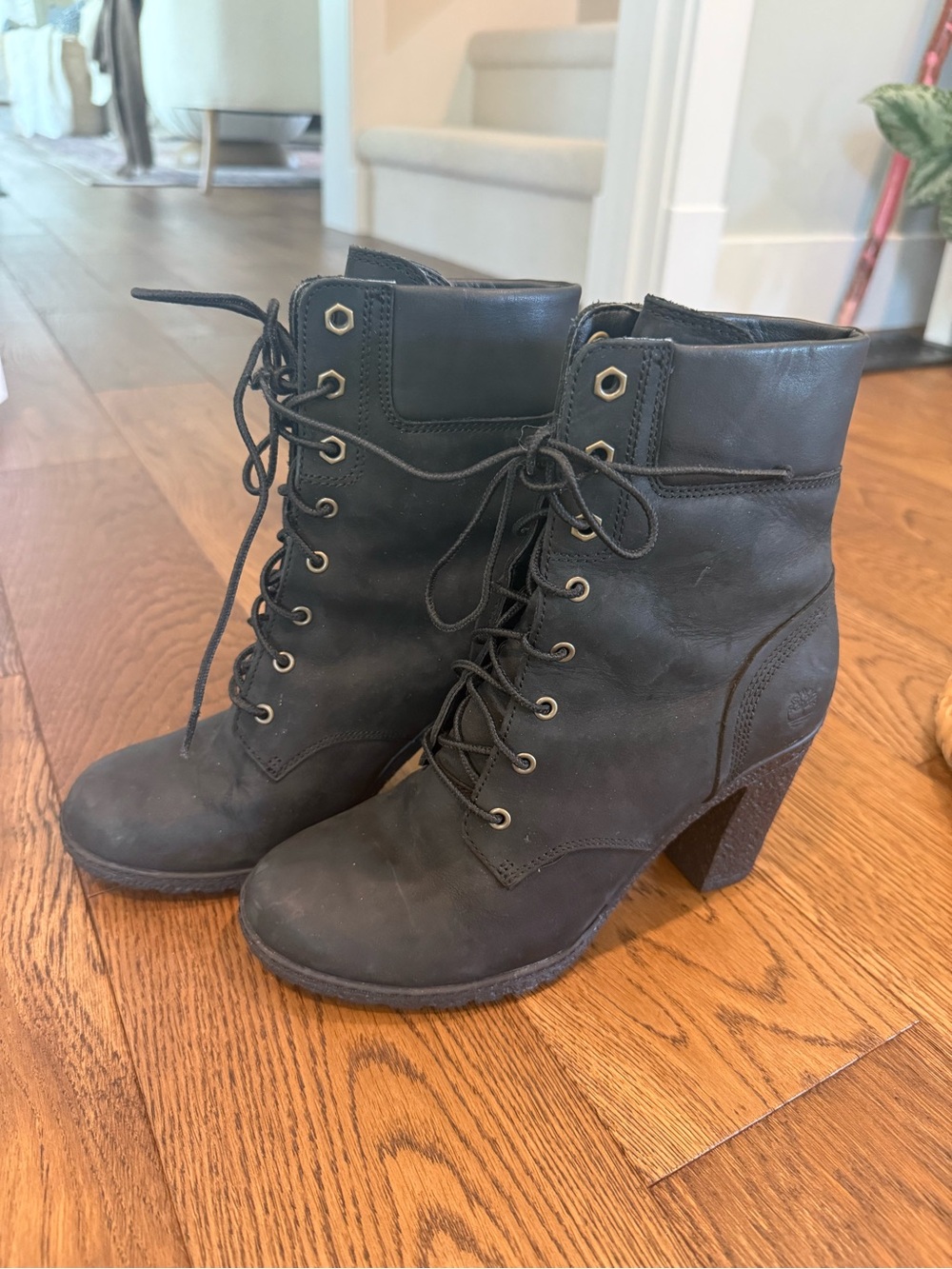 Timberland Women's Black Lace-Up Heeled Ankle Boots